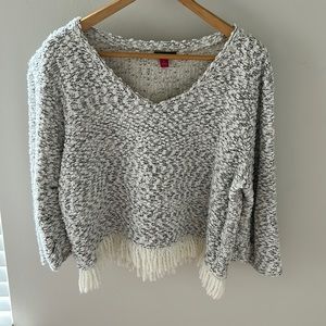 Vince Camuto V-Neck Sweater in Gray and White